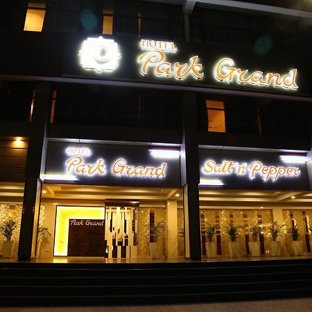 Hotel Park Grand Chandīgarh Esterno foto