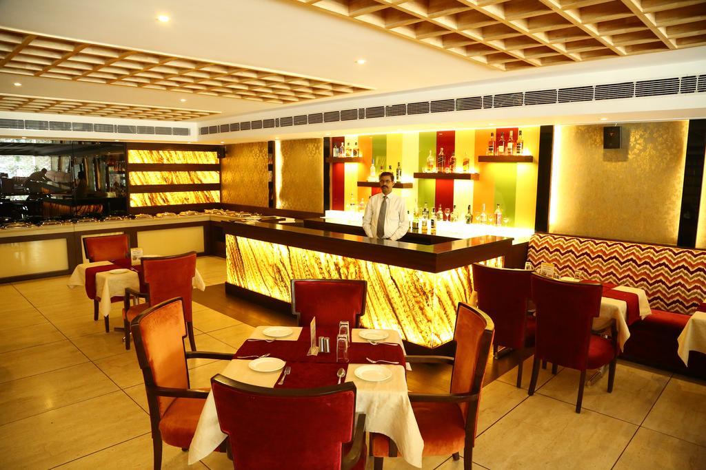 Hotel Park Grand Chandīgarh Esterno foto