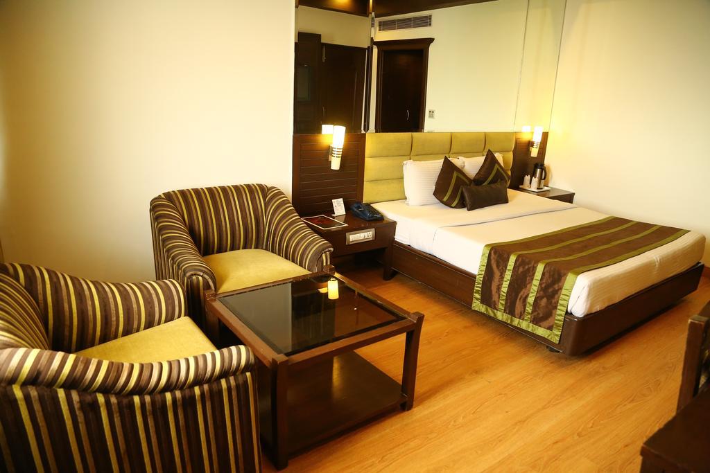 Hotel Park Grand Chandīgarh Esterno foto
