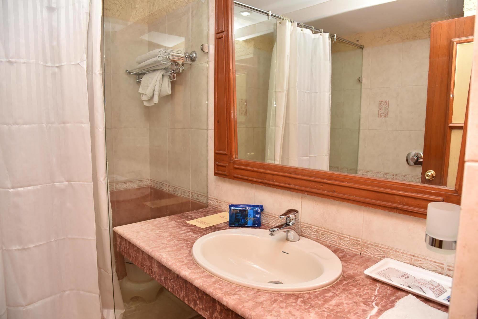 Hotel Park Grand Chandīgarh Esterno foto